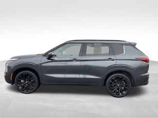 Used 2024 Mitsubishi Outlander SEL video 2