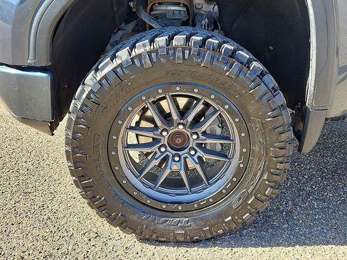 Used 2021 GMC Sierra 1500 AT4 w/ AT4 Preferred Package image 5