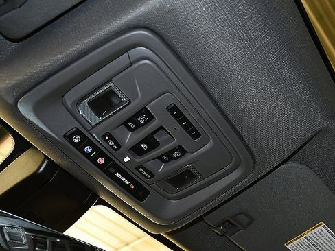 Used 2023 Chevrolet Silverado 2500 LTZ w/ LTZ Premium Package image 28