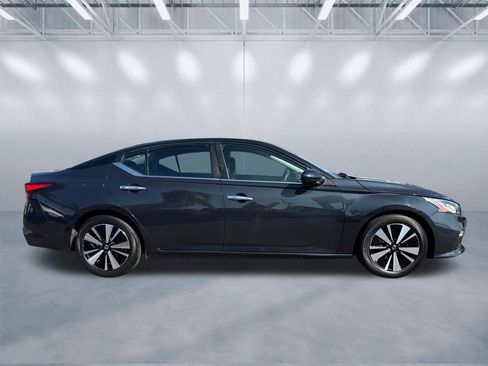 Used 2021 Nissan Altima 2.5 SV FWD image 3