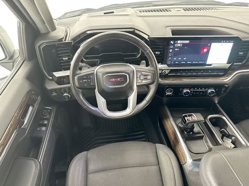 Used 2023 GMC Sierra 1500 Elevation w/ X31 Off-Road Package AWD/4WD image 10