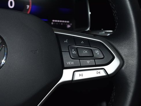 Used 2025 Volkswagen Jetta SE FWD image 10