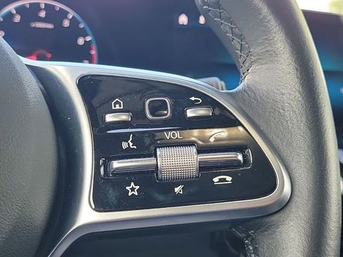 Used 2023 Mercedes-Benz GLB 250 image 16