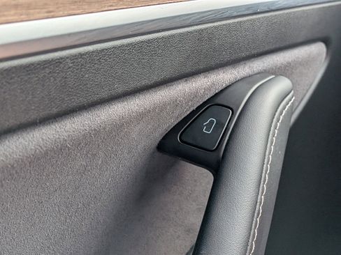 Used 2025 Tesla Model Y Long Range RWD image 25