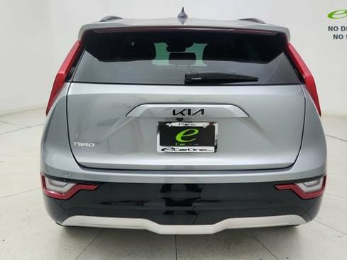 Used 2024 Kia Niro Wave w/ Wave Preserve Package FWD image 5
