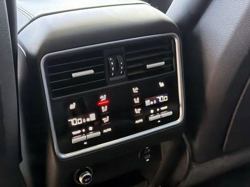 Used 2021 Porsche Cayenne Turbo AWD/4WD image 16