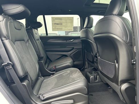 New 2025 Jeep Grand Cherokee L Altitude image 29
