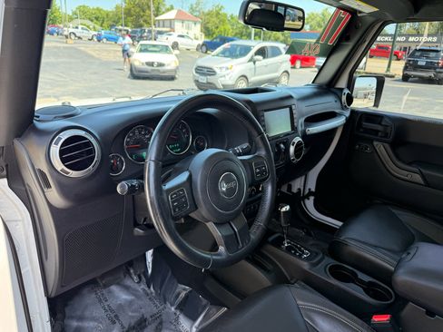 Used 2017 Jeep Wrangler Unlimited Sahara w/ Dual Top Group image 13