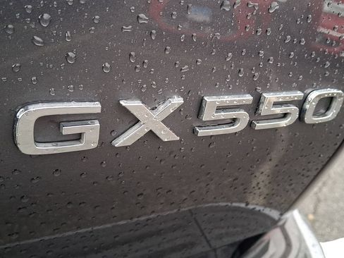 Used 2024 Lexus GX 550 w/ Accessory Package (2T) AWD/4WD image 30