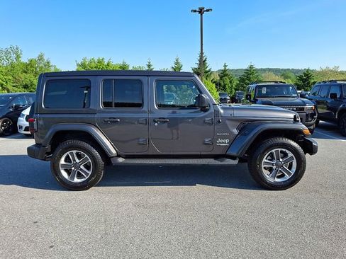Used 2021 Jeep Wrangler Unlimited Sahara AWD/4WD image 7