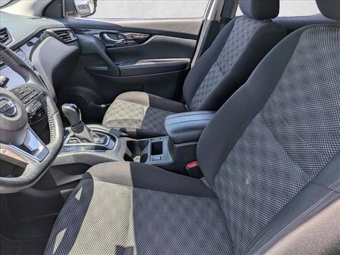 Used 2017 Nissan Rogue Sport SV w/ SV Premium Package FWD image 28