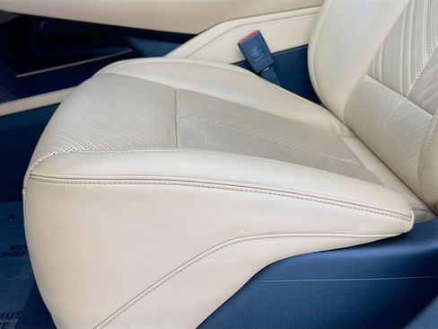 Used 2025 Cadillac Escalade IQ Sport 2 w/ LPO, ONYX Package image 20