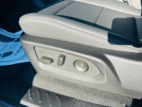 New 2026 GMC Canyon Elevation w/ Convenience Package image 24