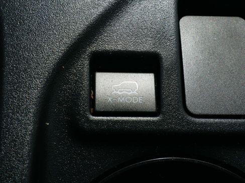 Used 2023 Subaru Crosstrek 2.0i AWD/4WD image 32