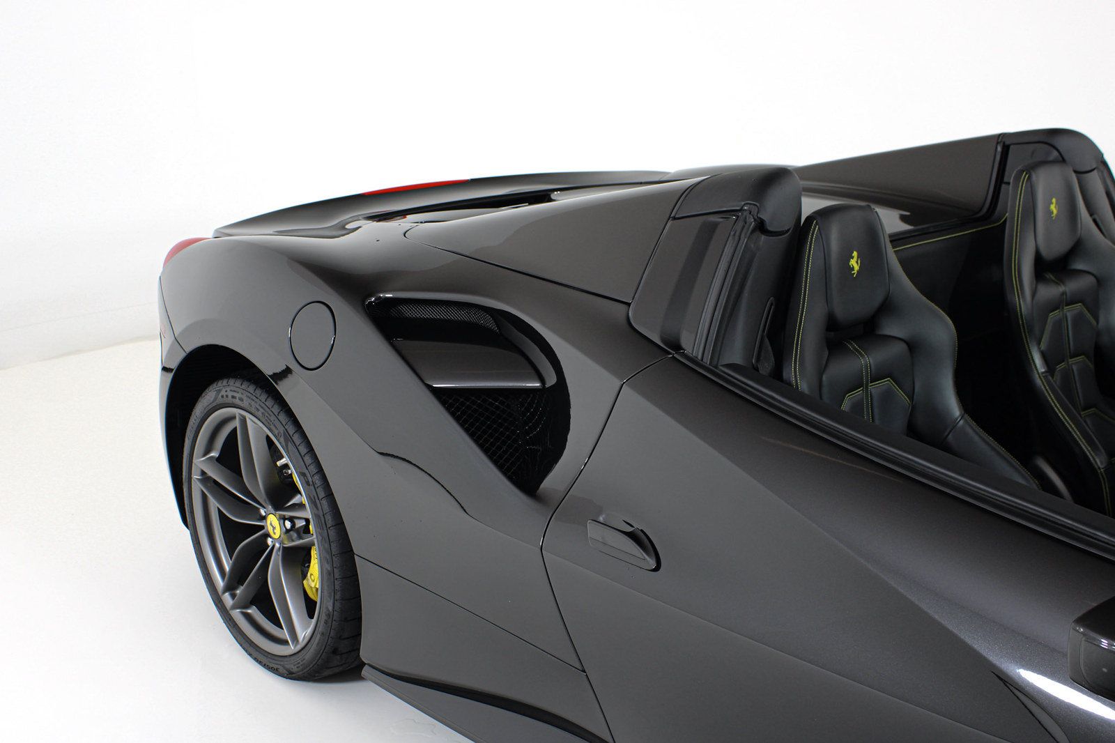 Certified 2017 Ferrari 488 Spider RWD image 33