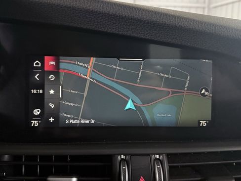 Used 2022 Alfa Romeo Giulia Veloce image 32