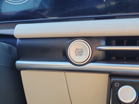 Used 2025 Hyundai Tucson SEL FWD image 28