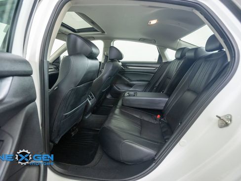 Used 2018 Honda Accord Touring image 27