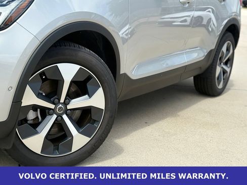Certified 2025 Volvo XC40 B5 Plus AWD/4WD image 9