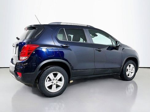 Used 2022 Chevrolet Trax LT w/ LT Convenience Package image 7