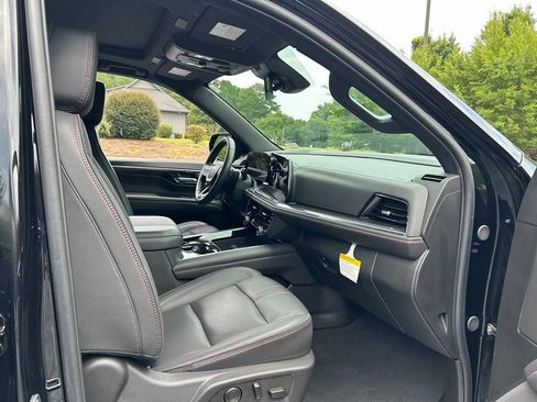 Used 2025 Chevrolet Suburban RST w/ Comfort Package RWD image 41
