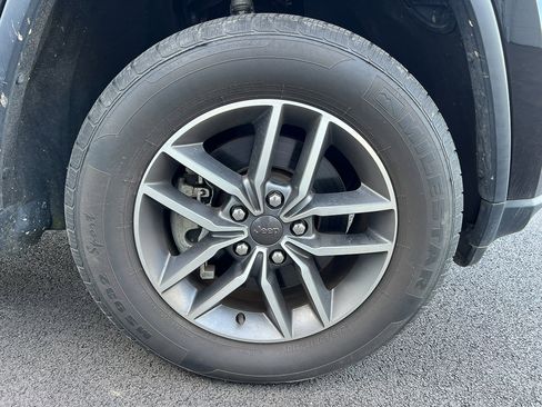 Used 2021 Jeep Grand Cherokee Limited image 10