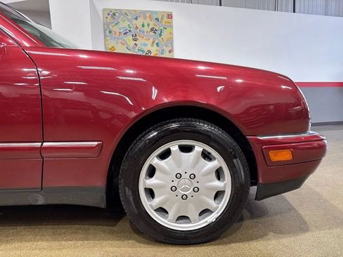 Used 1999 Mercedes-Benz E 320 Sedan image 51