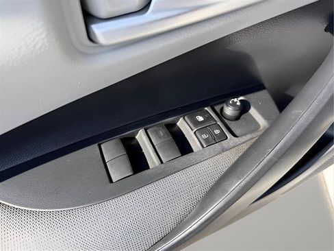 Used 2021 Toyota Corolla LE FWD image 21