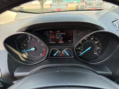 Used 2017 Ford Escape Titanium image 23