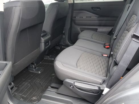 Used 2025 Nissan Pathfinder S image 25