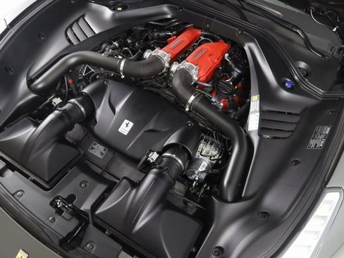 Used 2018 Ferrari California T image 28