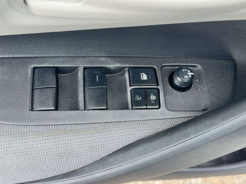 Used 2022 Toyota Corolla LE image 21