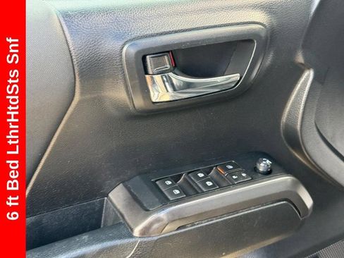 Used 2019 Toyota Tacoma TRD Sport w/ TRD Premium Sport Package AWD/4WD image 18
