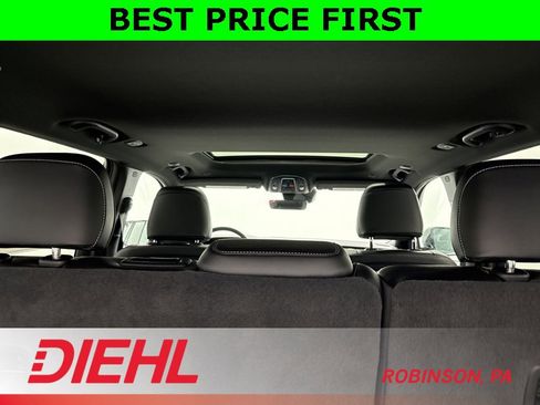 New 2026 Jeep Grand Cherokee Altitude image 11