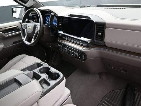 Used 2024 Chevrolet Silverado 1500 LT AWD/4WD image 24