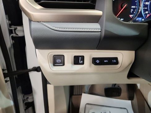 Certified 2023 GMC Acadia Denali w/ Denali Ultimate Package image 19