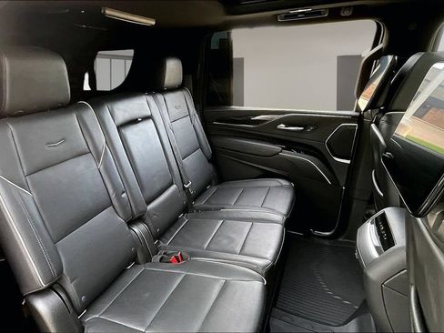 Used 2021 Cadillac Escalade ESV Sport w/ Driver Assist Tech Package AWD/4WD image 29