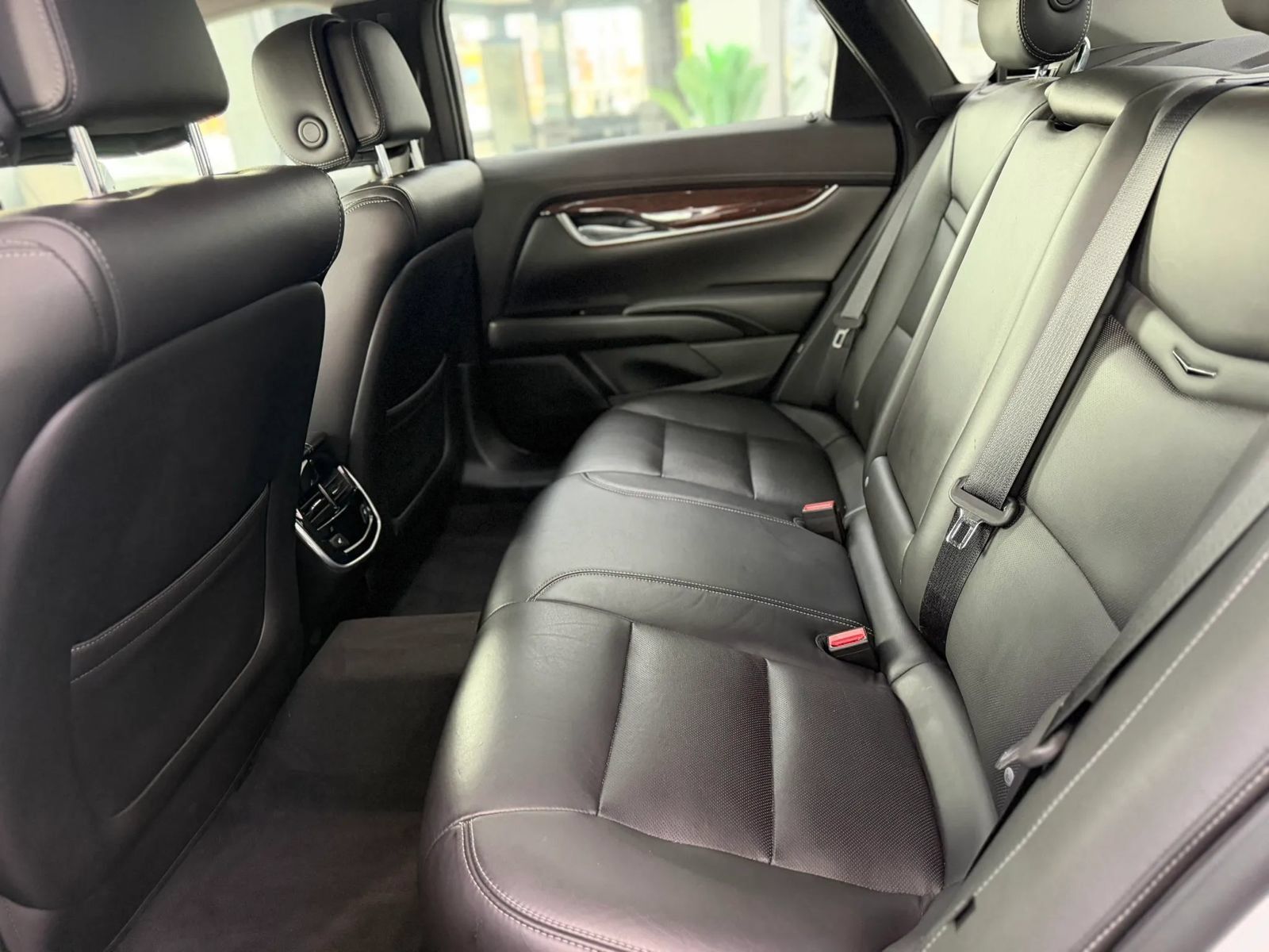 Used 2014 Cadillac XTS Luxury FWD image 6