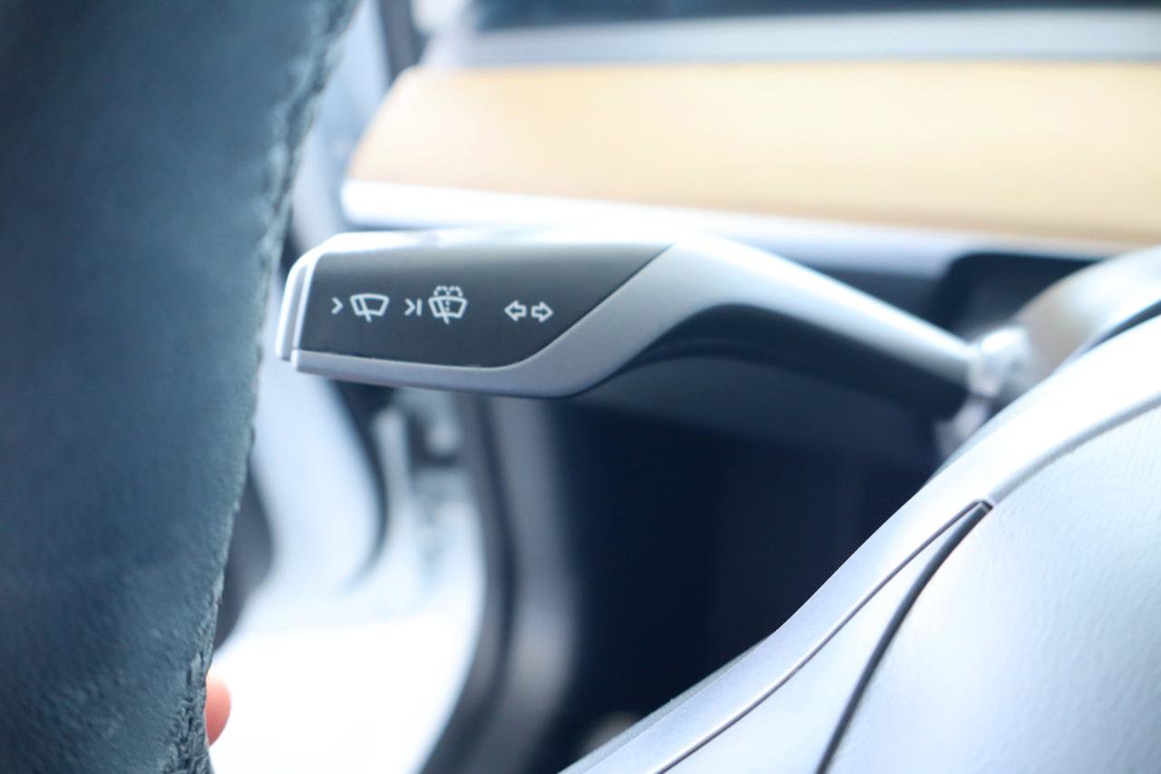 Used 2023 Tesla Model 3 Standard Range RWD image 22