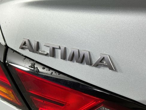 New 2025 Nissan Altima 2.5 SR image 32