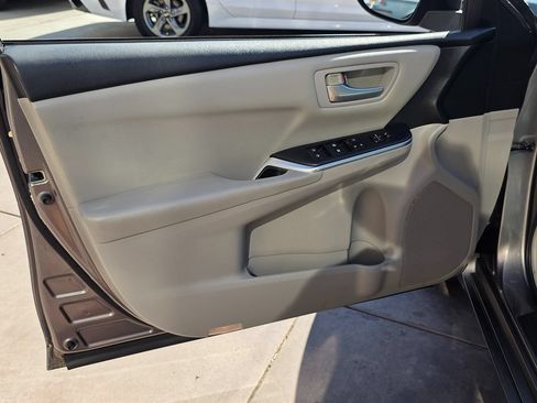 Used 2017 Toyota Camry LE FWD image 25