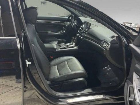 Used 2021 Honda Accord Sport image 12