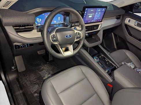 New 2026 Ford Explorer Active w/ Active Comfort Package image 3