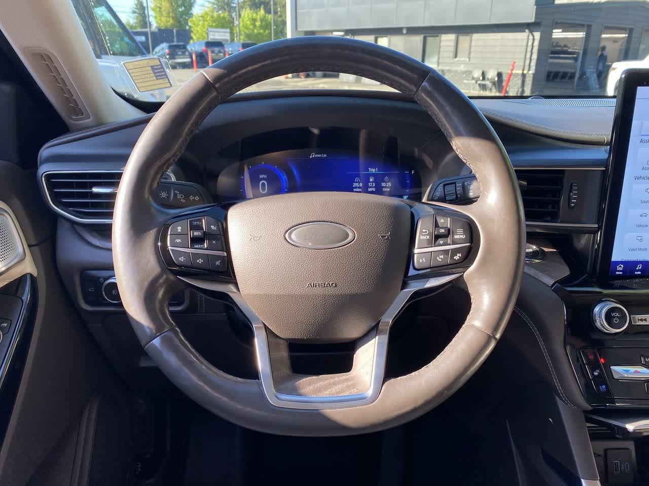 Used 2022 Ford Explorer Platinum w/ Equipment Group 601A AWD/4WD image 20