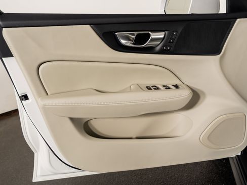 Used 2026 Volvo V60 B5 Cross Country Plus w/ Protection Package Premier image 45