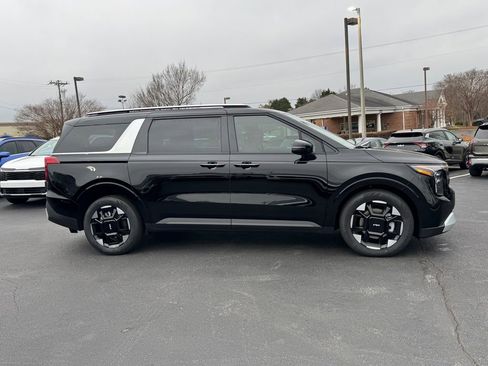 New 2026 Kia Carnival EX image 2