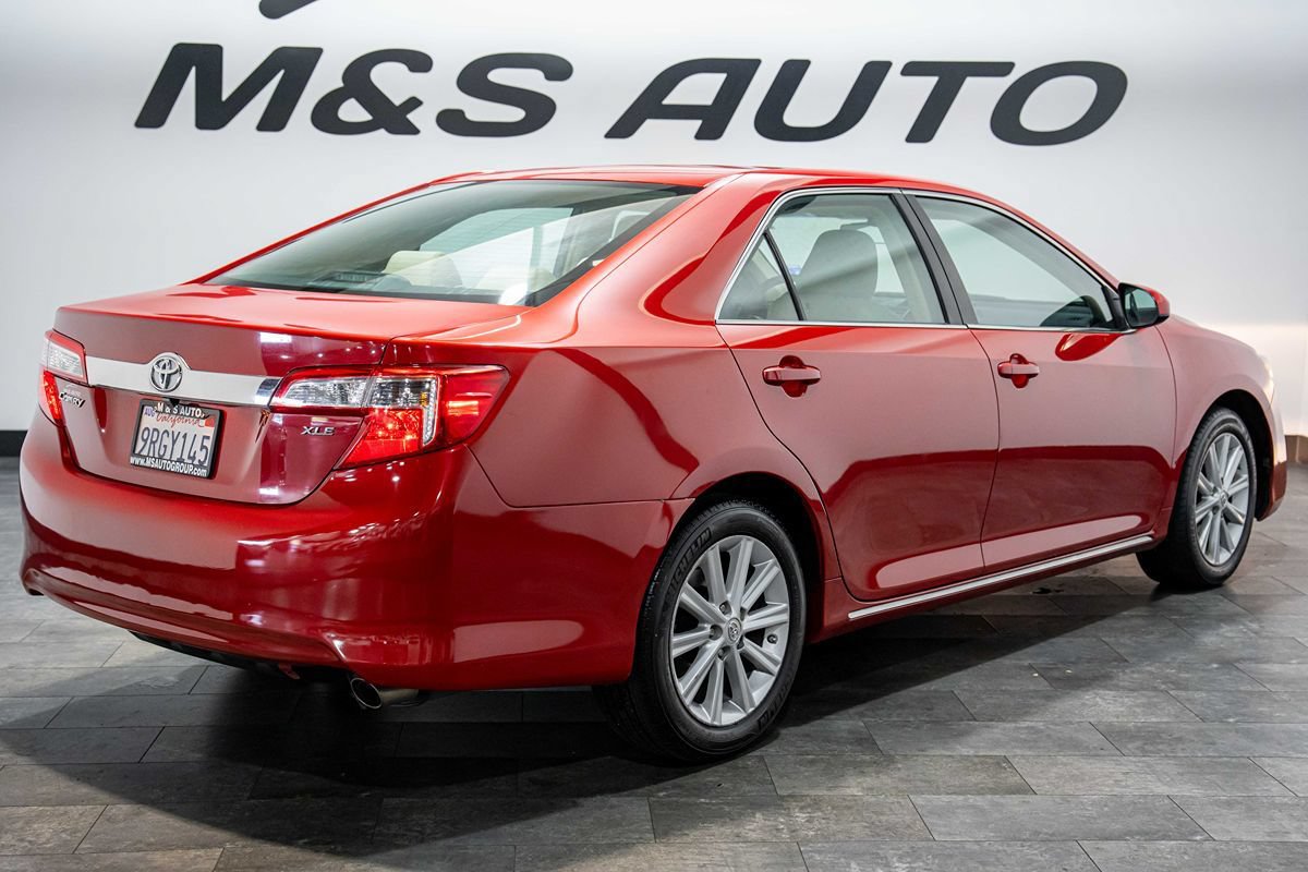 Used 2013 Toyota Camry XLE FWD image 4