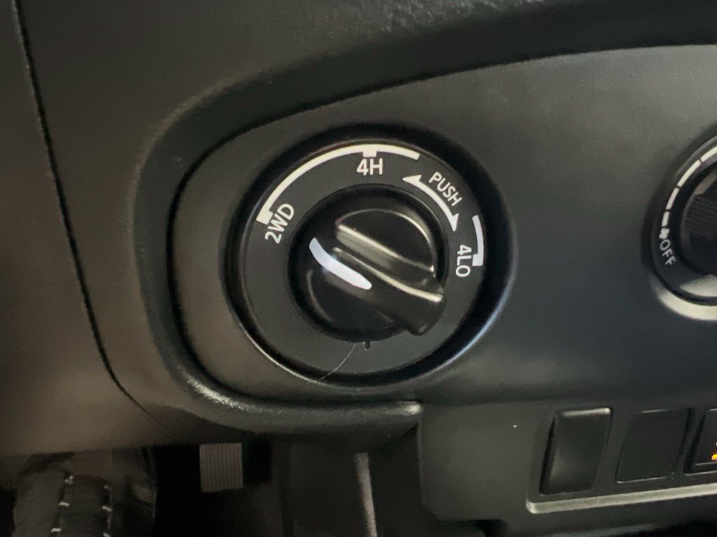 Used 2022 Nissan Frontier S w/ Technology Package AWD/4WD image 46