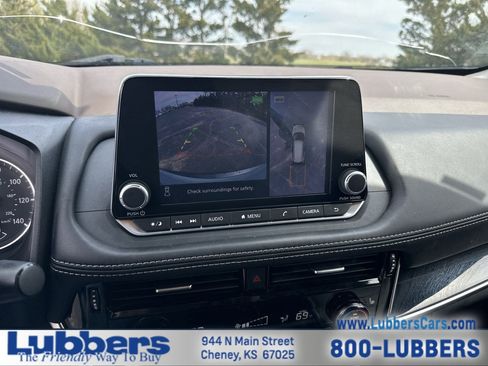 Used 2023 Nissan Rogue SL image 17