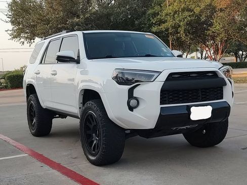 Used 2016 Toyota 4Runner SR5 RWD image 1